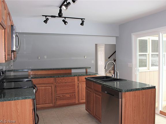 5th image of 10570 Northwoods Cir