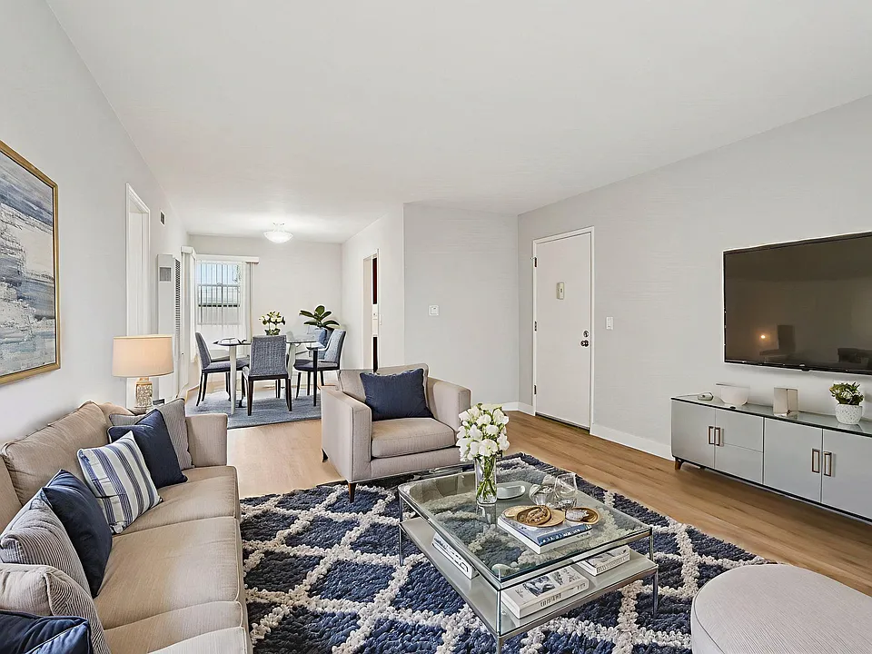 Hollypark Knolls Apartments