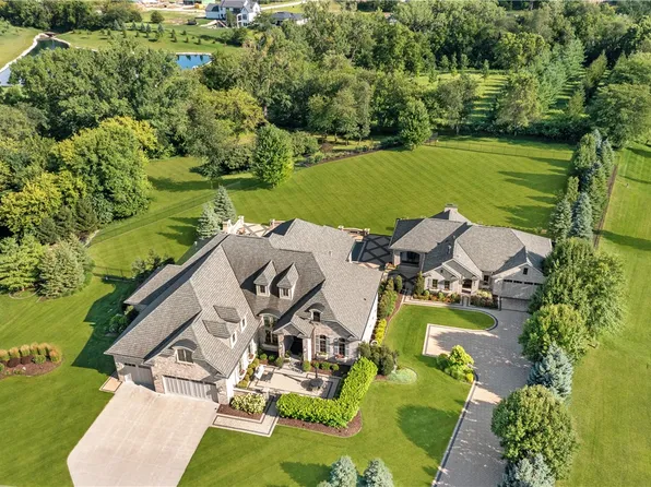 14914 Brookview Dr, Urbandale, IA 50323