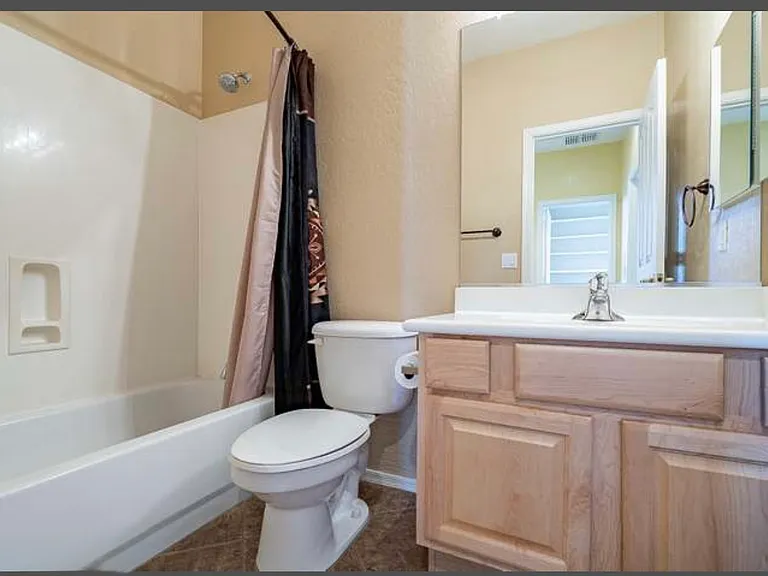 201 W Roadrunner Dr — Photo 14