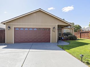 698 Midway Rd, Medford, OR 97501