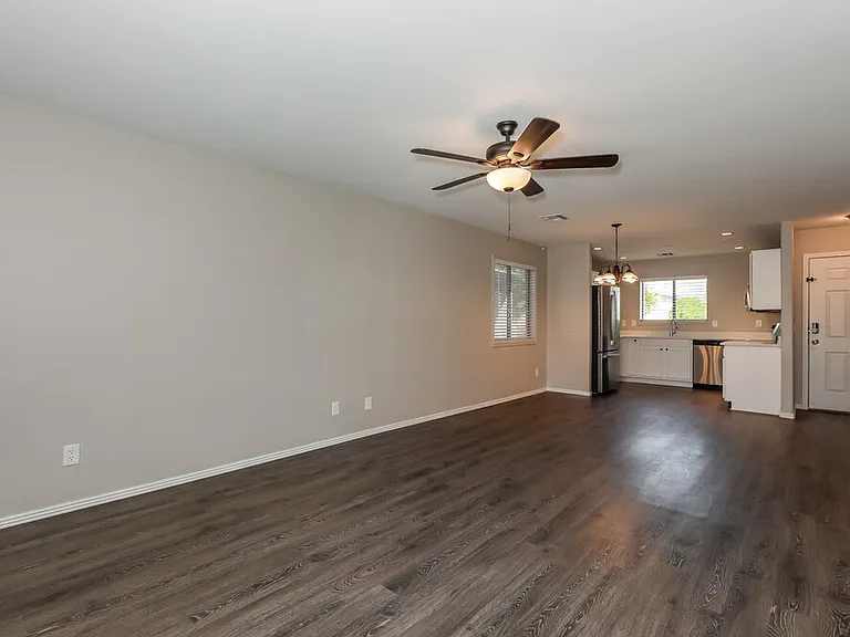 1101 E Desert Rose Trl — Photo 4