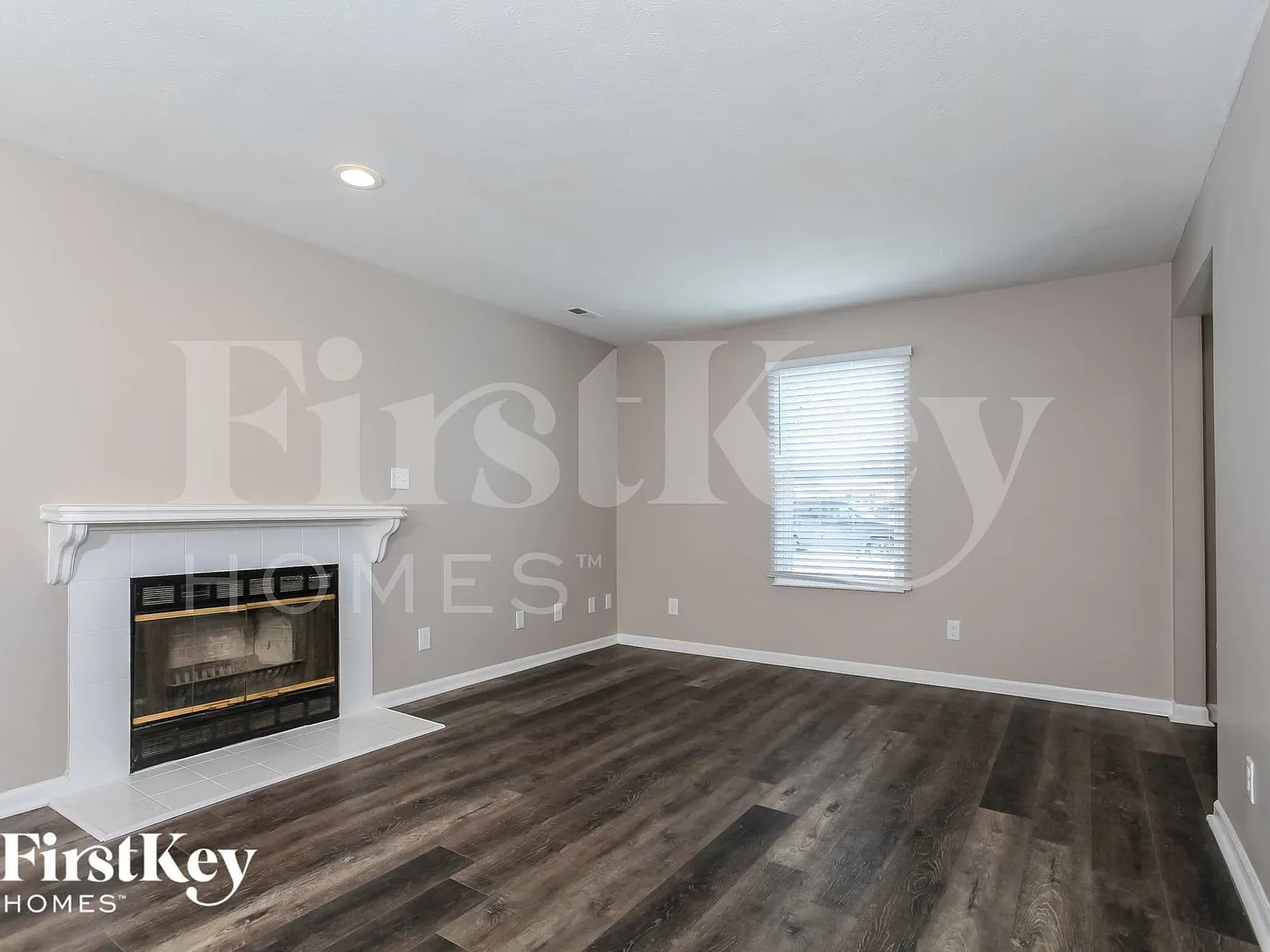 3 bed, 2.5 bath, 1458 sqft, $2,330 — Photo 3