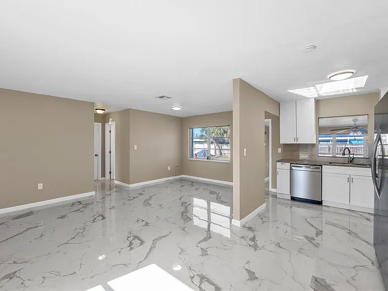640 Dalton Blvd — Photo 7