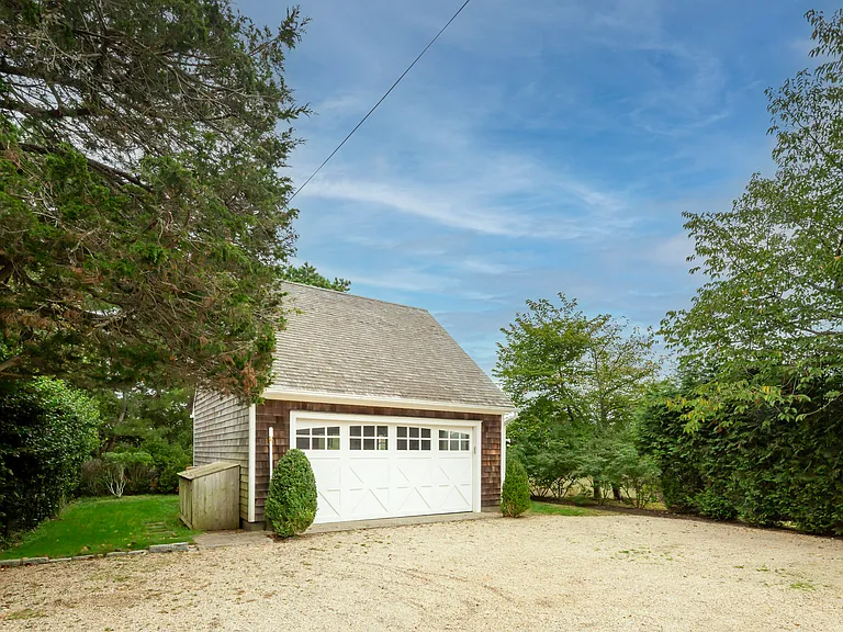11 Beach Ave — Photo 19