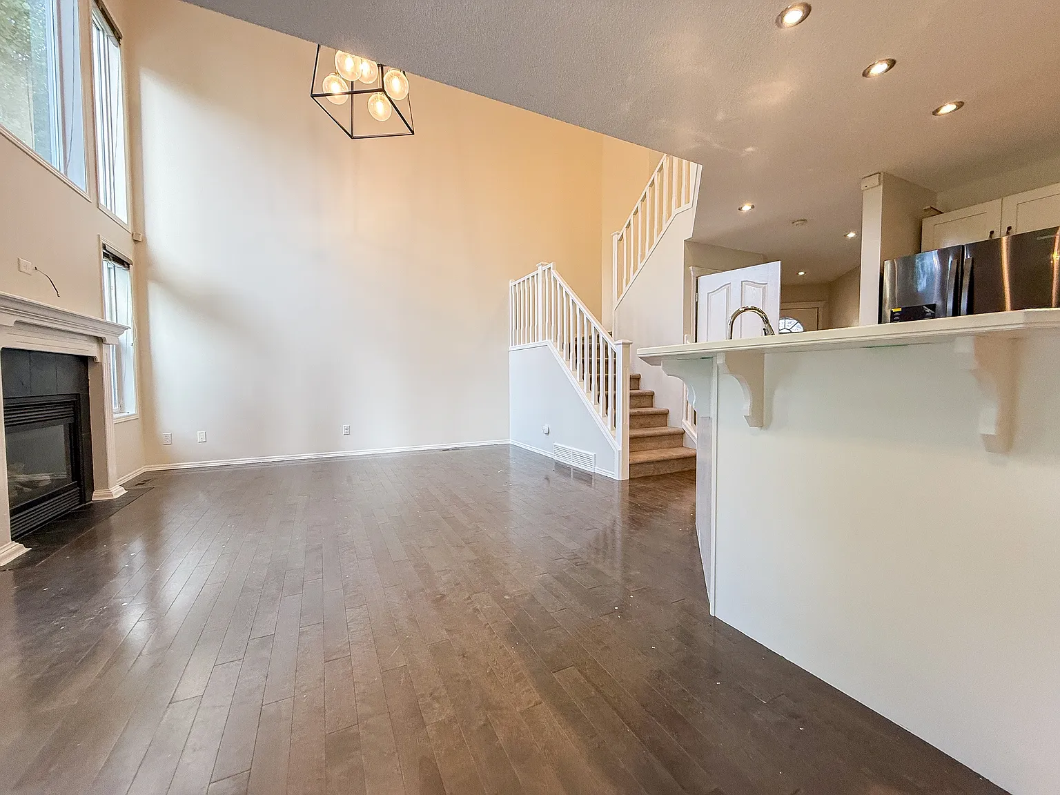 85 Cougarstone Circle SW, Calgary - N/A — Photo 4