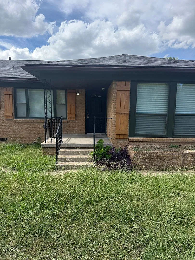 Charming Tulsa Home 564 S 87th E Ave — Photo 3