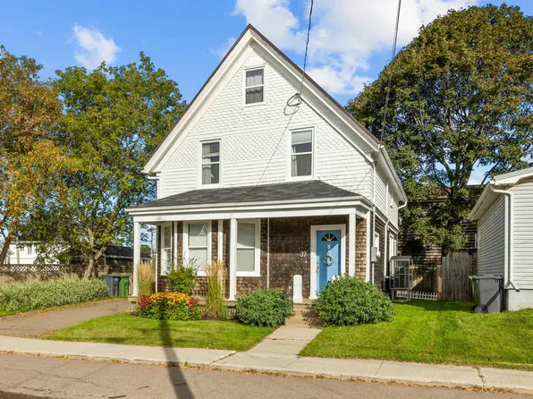 37 Reserve St, Charlottetown, PE C1A 2K9