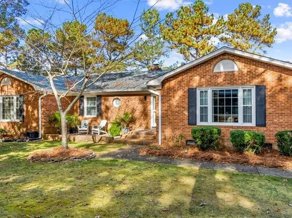 5 Warfield Ct, Greensboro, NC 27406