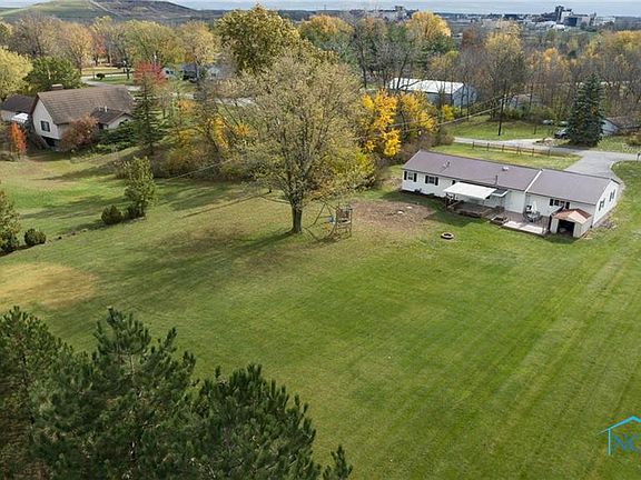 4th image of 26195 Winchester Dr