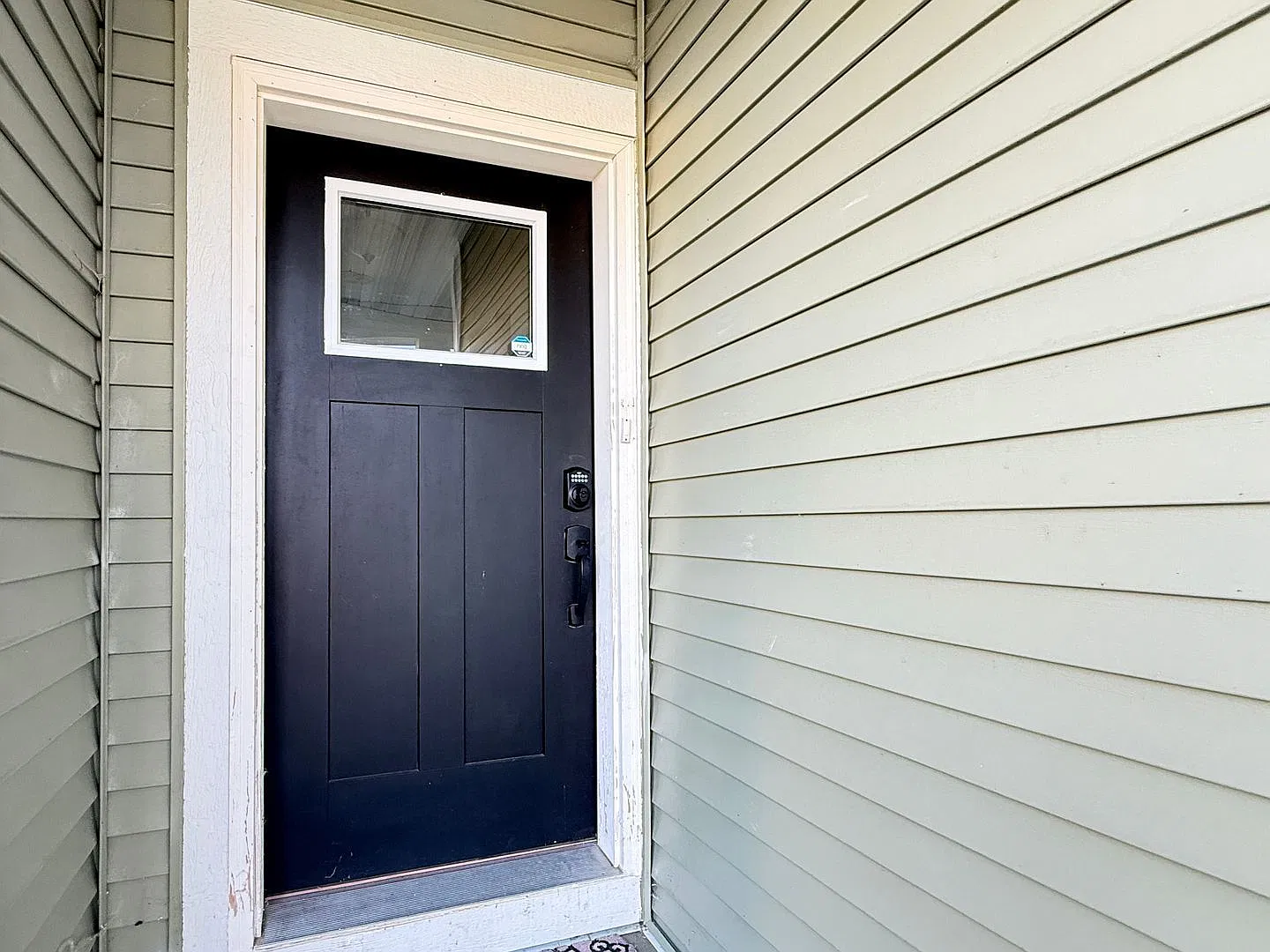 4 bed, 3.0 bath, 3213 sqft, $3,350 — Photo 3