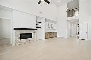 4 bed, 3.0 bath, 2556 sqft, $3,400 — Photo 4