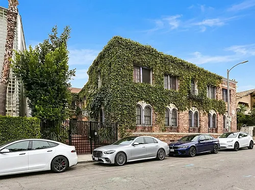 21 Westminster Ave Photo 1