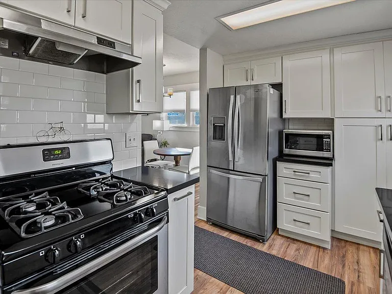 117 Glenwood Ave — Photo 12
