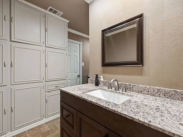 2231 Shadywood Ct — Photo 22