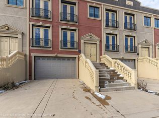 16W538 Bluff Rd, Willowbrook, IL 60527