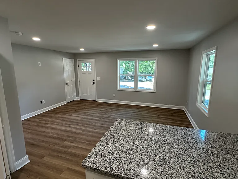 329 Tate Ave — Photo 7