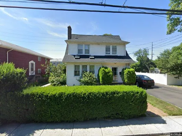 356 Mulry Ln Floor 2, Lawrence, NY 11559