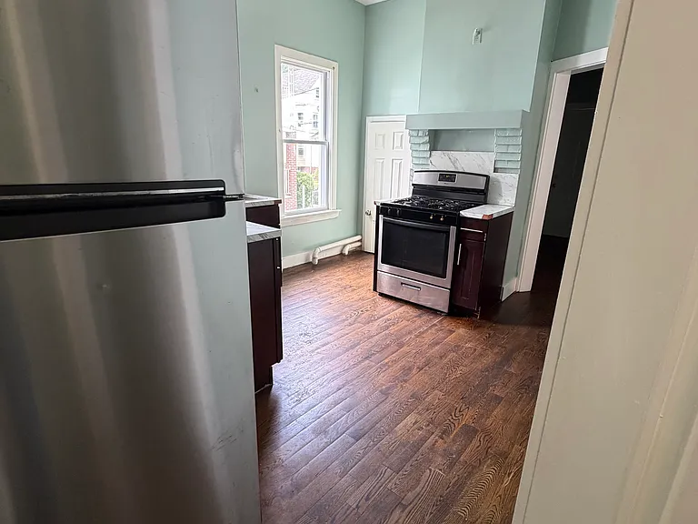 244 Smith St #1 — Photo 2