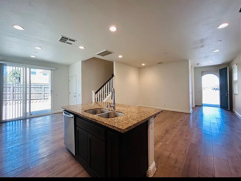 1172 Fox Field Ln — Photo 6