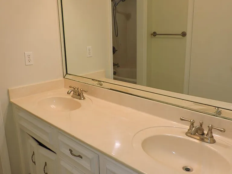 2780 Honeywood Dr — Photo 15