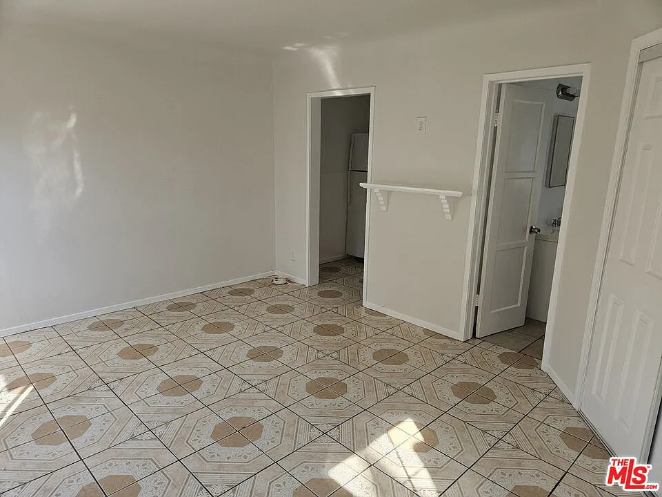 Studio, 1.0 bath, 250 sqft, $1,400 — Photo 4