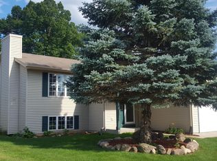 1524 Woodruff Way, Hartford, WI