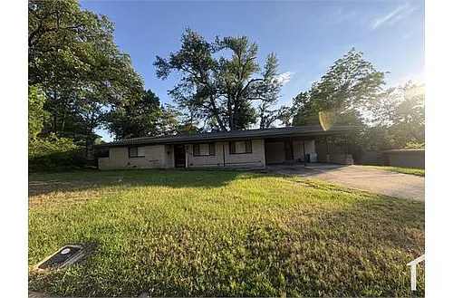 2719 Brentwood Dr Photo 1