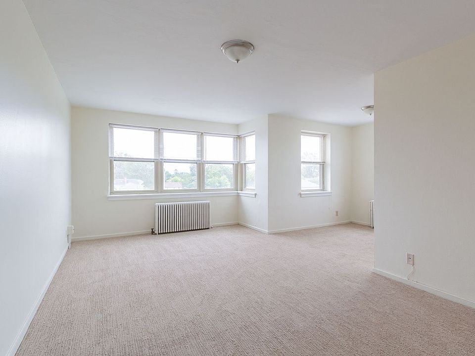 1st image of 499 Snelling Ave S #402
