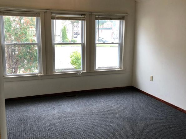 204 W Lockhart St #2