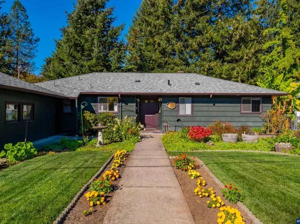 518 Oak Ter, Sweet Home, OR 97386