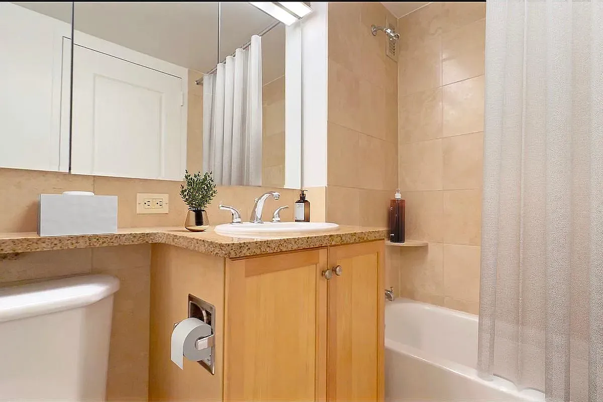 333 East 102nd Street — Photo 4