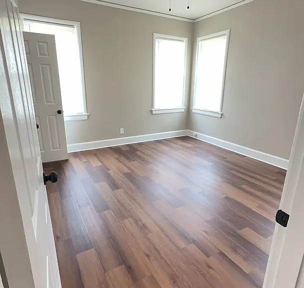 1029 N Barksdale St — Photo 5