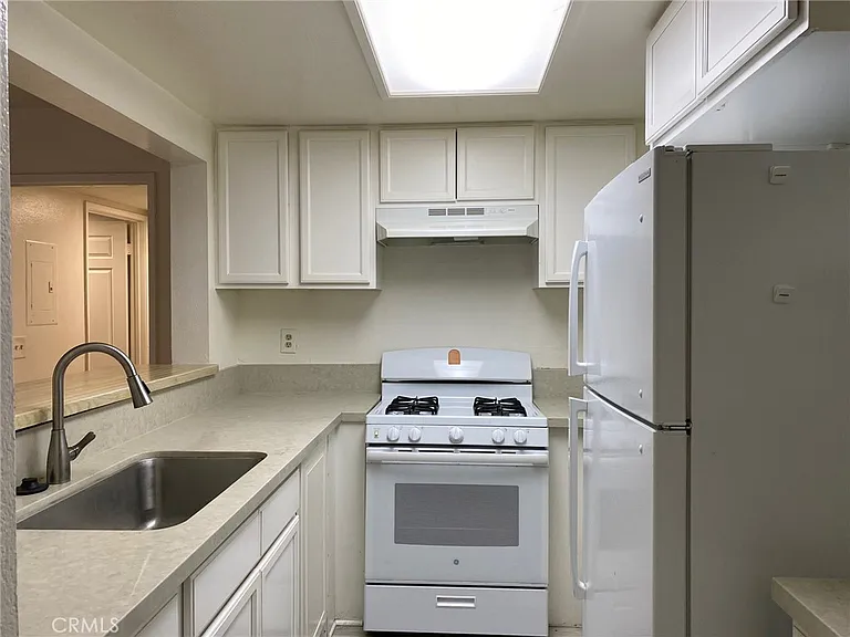 27980 S Western Ave #118 — Photo 3