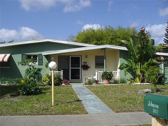 2nd image of 2457 Deedra St