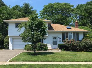 393 White Birch Ln, Jericho, NY 11753