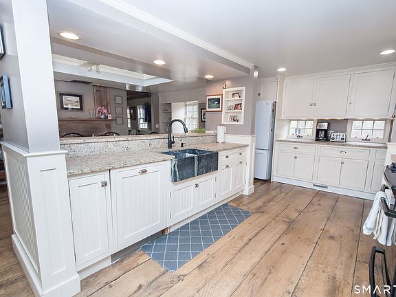 3rd image of 88 Putnam Park Road