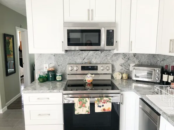 119 Cottage St #4F, Boston, MA 02128