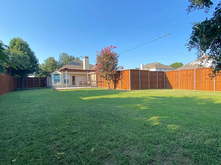 1720 Hackberry Branch Dr — Photo 28