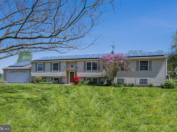 4201 Wolf Ct, Hampstead, MD 21074