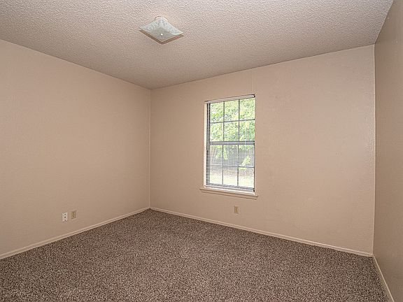 5th image of 3902 Peperport Dr #3904