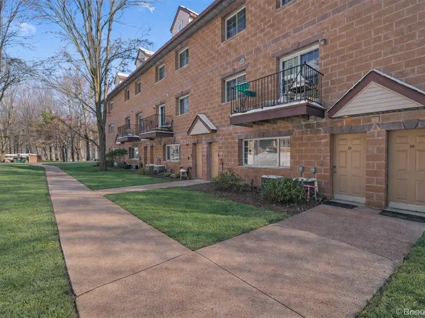 29 Klint Court, Nanuet, NY 10954