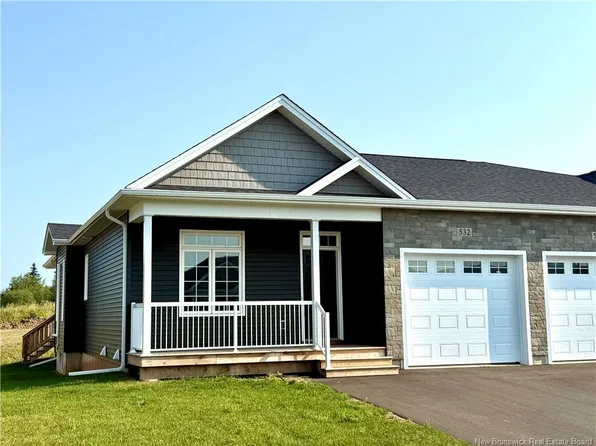 532 Royal Oaks Blvd, Moncton, NB E1H 3S7