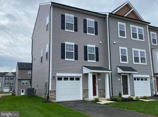 415 Aragon Dr, Charles Town, WV 25414
