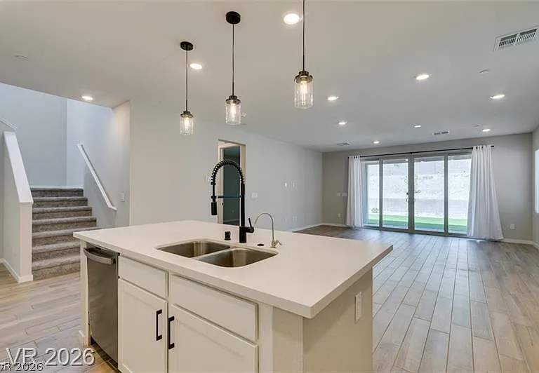 109 Medianoche St — Photo 27