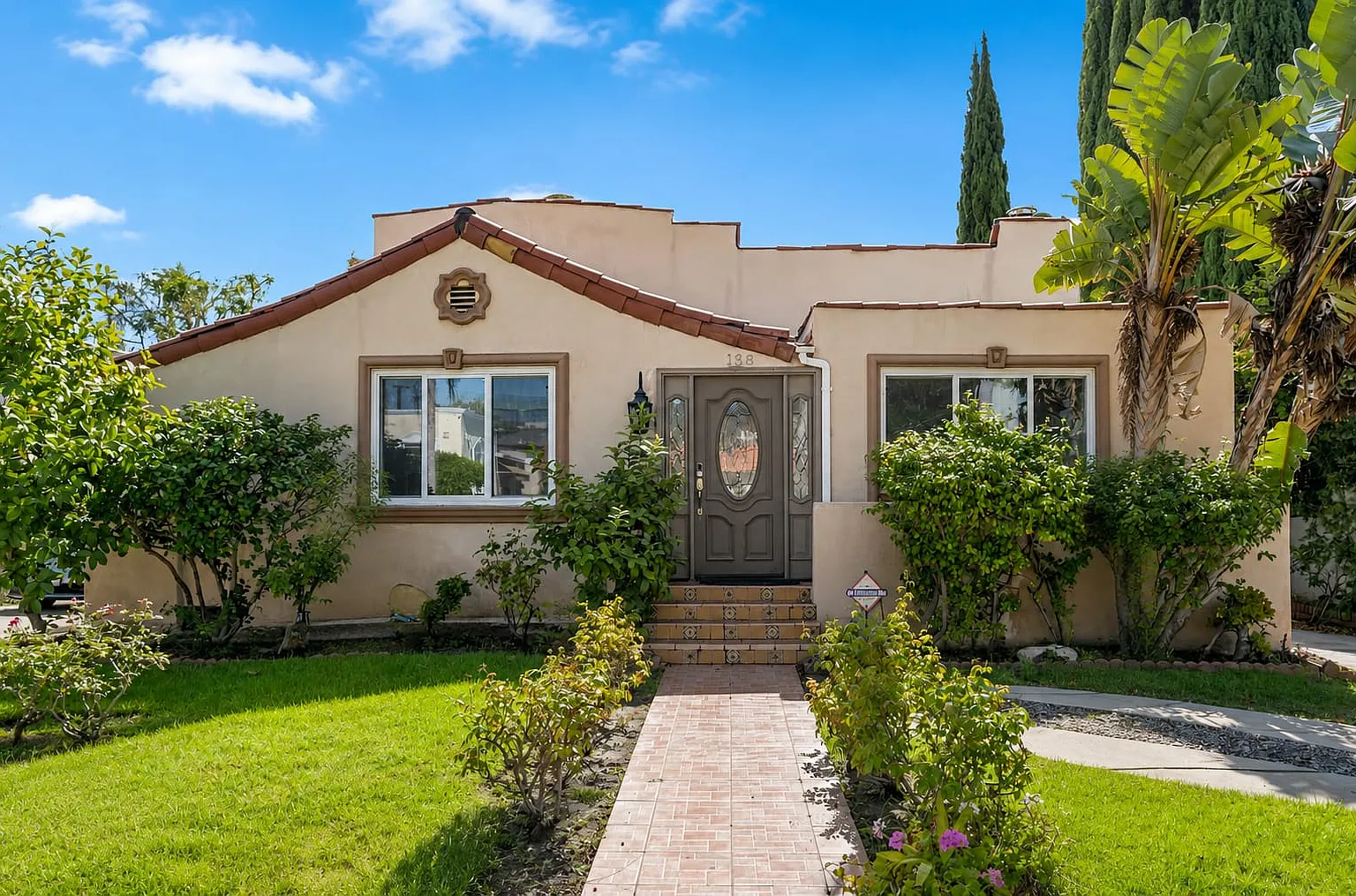 N Hamel Dr, Beverly Hills — Photo 1