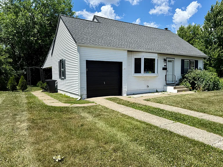 1941 Greenleaf St — Photo 3