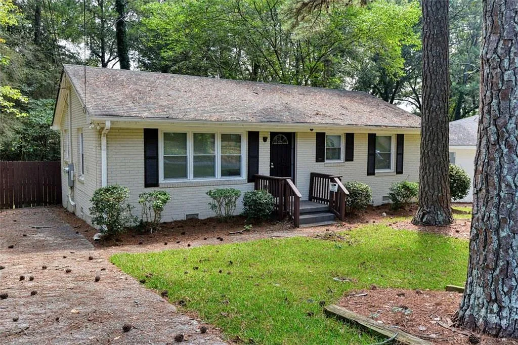 3 bed, 1.0 bath, 1000 sqft, $1,590 — Photo 3