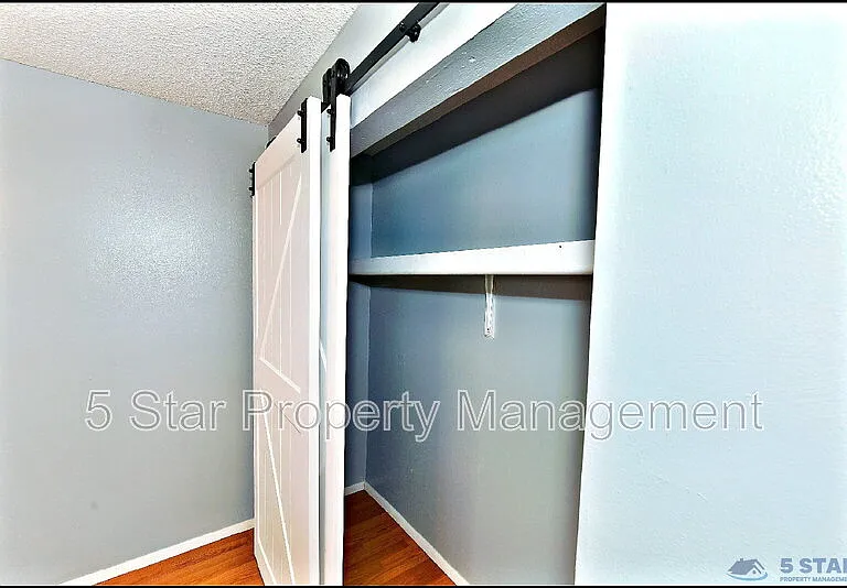 10117 Mercedes St — Photo 30