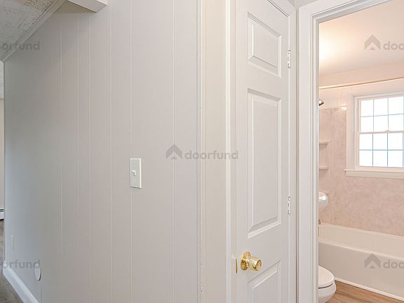 5th image of 16 Harvard Rd #6